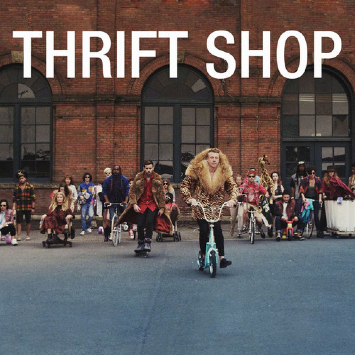 MACKLEMORE & RYAN LEWIS - Thrift Shop (feat. Wanz)